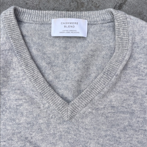 united arrow  cashmere blend green label relaxing Gray V-Neck Sweater - Picture 3 of 8